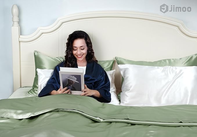 100% Mulberry Silk Pillowcase for Hair and Skin, 22 Momme Pure Natural Silk Pillow Case Both Sided with Zipper, Pillow Cover for Women Mom Men (Matcha, Queen 20''×30'', 1 Pack)