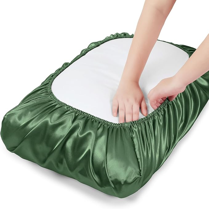 SiinvdaBZX Woodland Green Satin Pillowcase Standard/Queen Size Set of 2, Silky Travel Elastic Band Satin Pillow Case for Hair and Skin, Soft Portable & Fit for Various Pillow