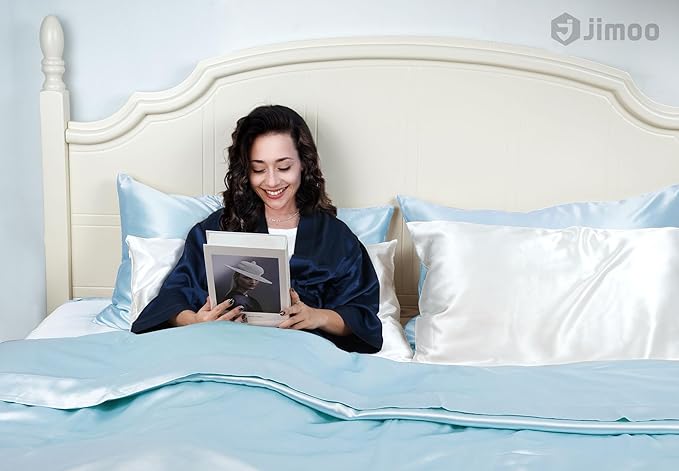 100% Mulberry Silk Pillowcase for Hair and Skin, 22 Momme Pure Natural Silk Pillow Case Both Sided with Zipper, Pillow Cover for Women Mom Men (Light Blue, Standard 20''×26'', 1 Pack)