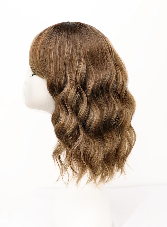 AISI HAIR Honey Blonde Mix Brown Synthetic Wavy Curly Bob Wig with Bangs Short Wavy Hair for Women Synthetic Heat Resistant Bob Wigs